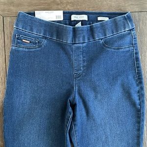 Nine West Pull On Skinny Jeans. New.